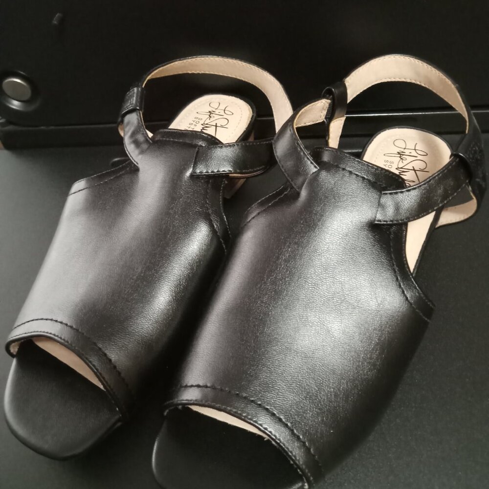 Sandal
